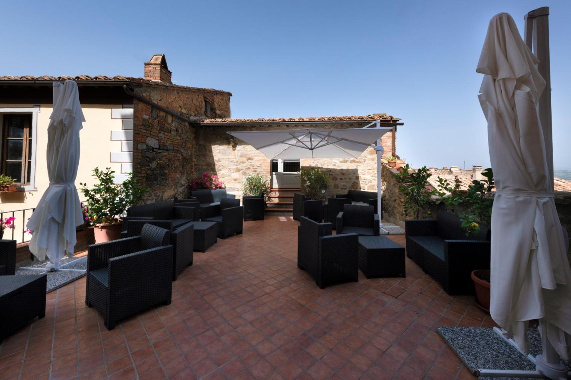 Bed and Breakfast Il Palazzo Del Cardinale Montalcino Exterior foto