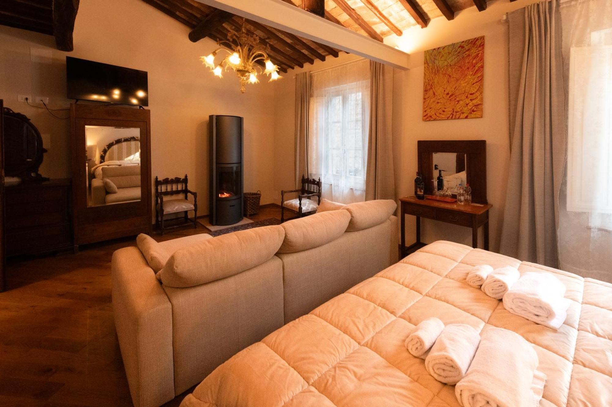 Bed and Breakfast Il Palazzo Del Cardinale Montalcino Exterior foto