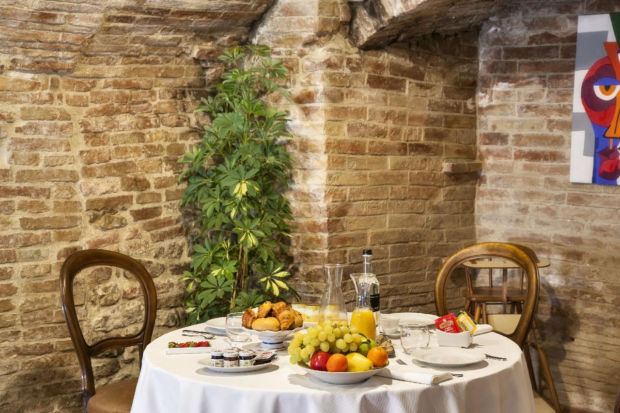 Bed and Breakfast Il Palazzo Del Cardinale Montalcino Exterior foto